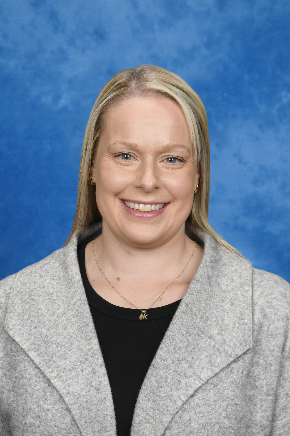 Miss Kirstie Hall
